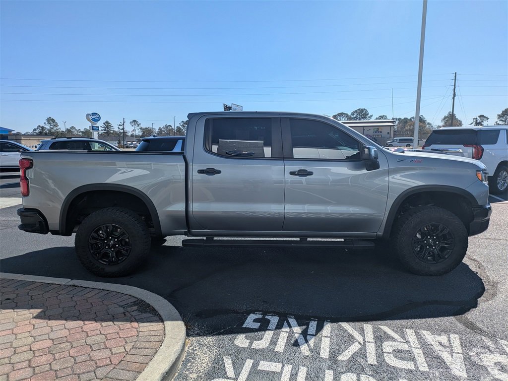 Used 2023 Chevrolet Silverado 1500 ZR2 w/ Technology Package image 4