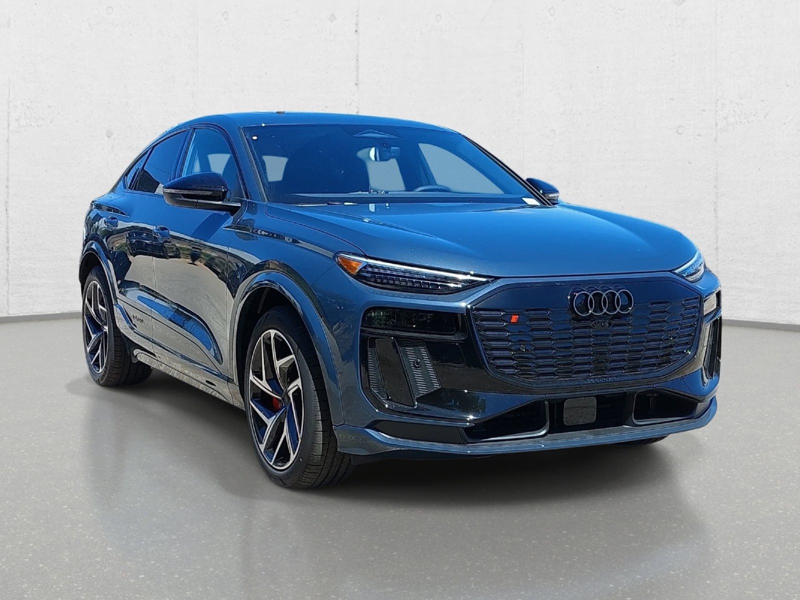 New 2027 Audi SQ6 e-tron Premium Plus AWD/4WD image 3