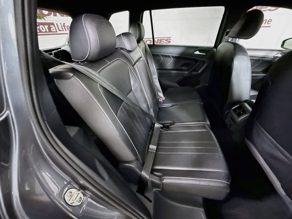 Used 2022 Volkswagen Tiguan SE R-Line FWD image 30