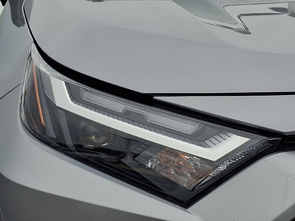 Certified 2025 Toyota RAV4 XLE AWD/4WD image 9