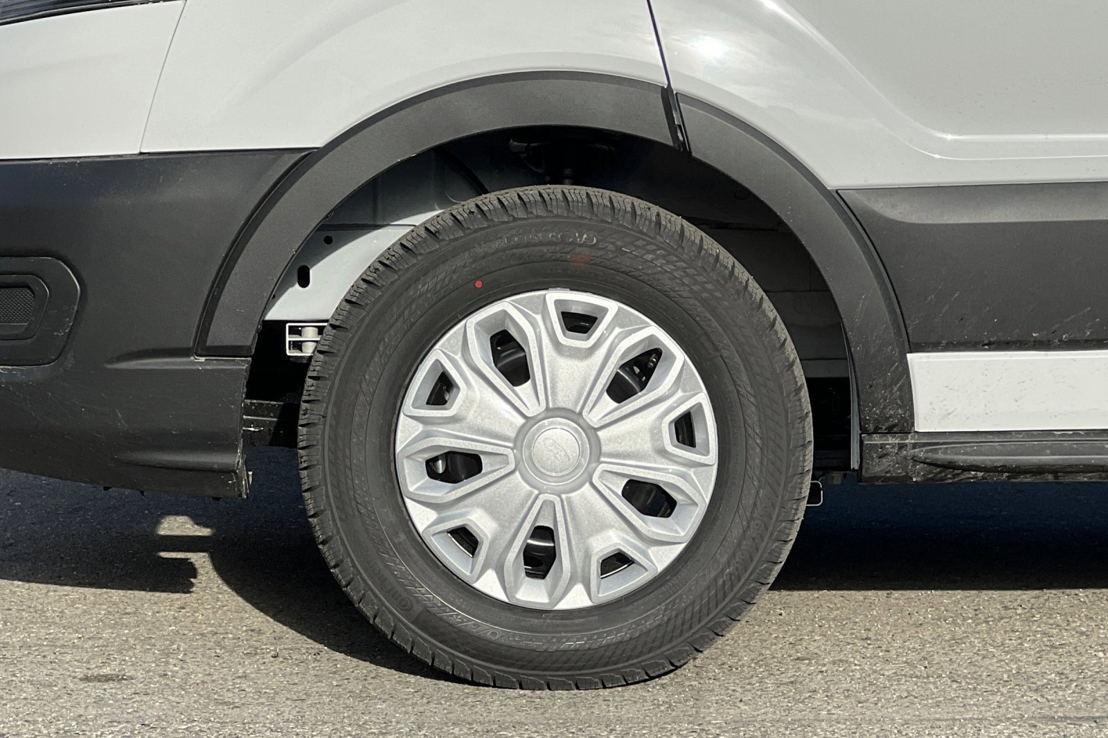 New 2026 Ford E-Transit 148 High Roof Extended w/ Load Area Protection Package image 25