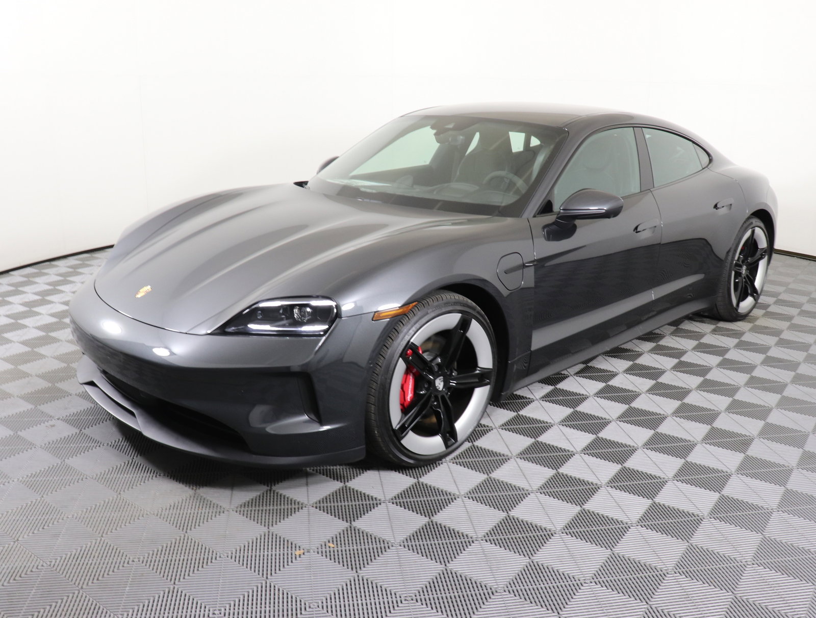 Used 2025 Porsche Taycan 4S video 1