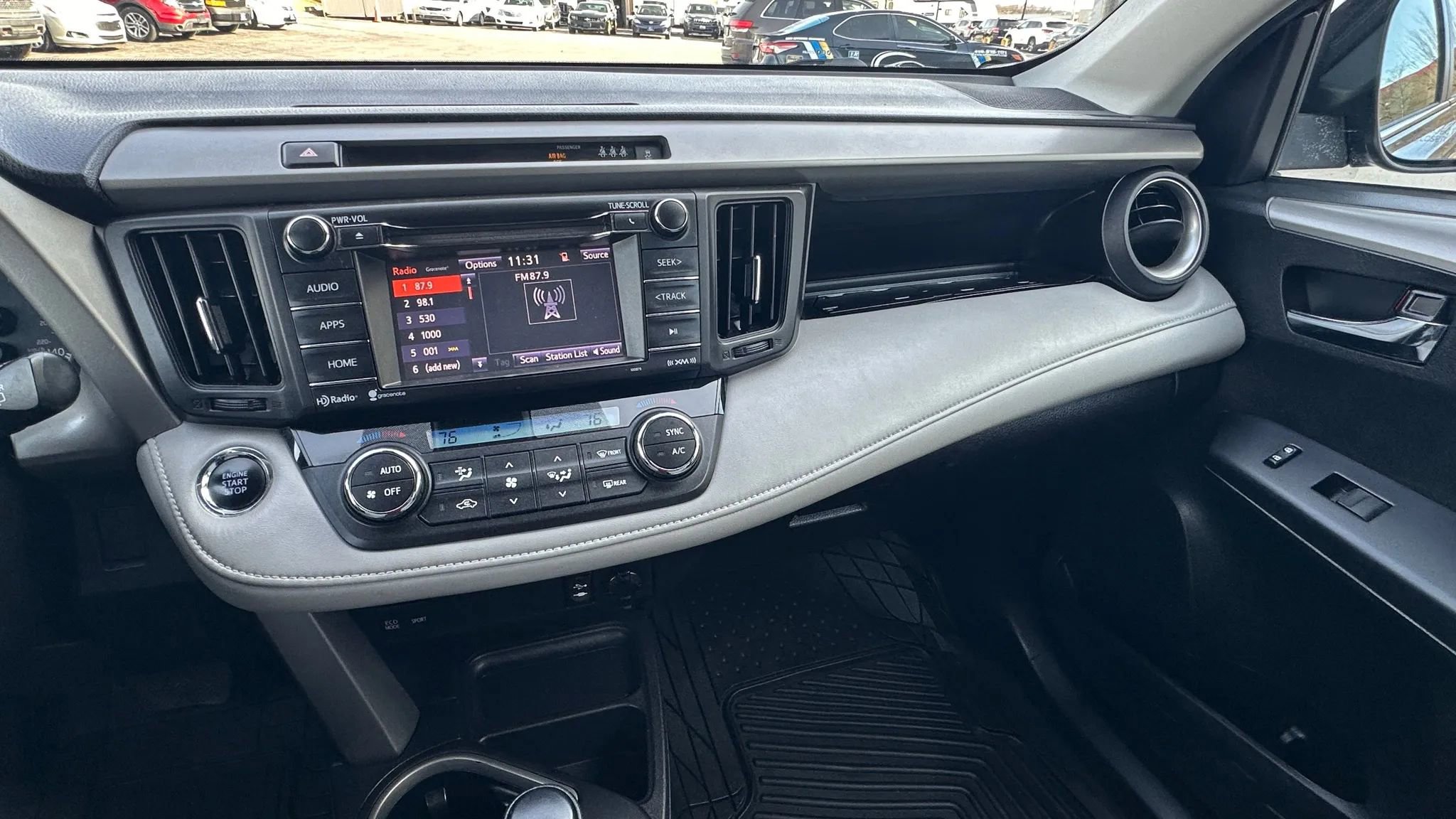 Used 2018 Toyota RAV4 XLE image 14