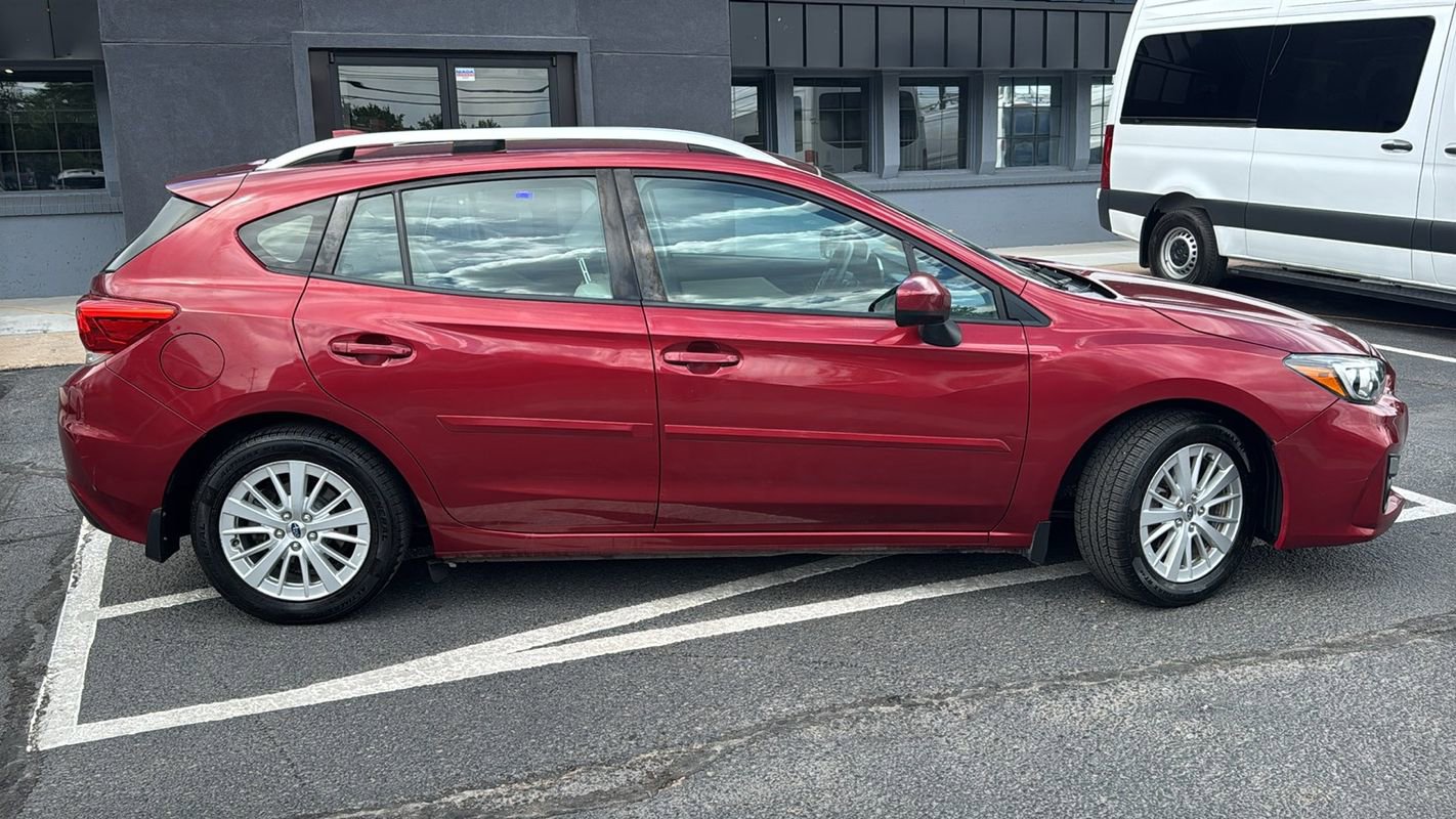 Used 2017 Subaru Impreza 2.0i Premium w/ BSD & Rcta/SRF/Eyesight AWD/4WD image 2