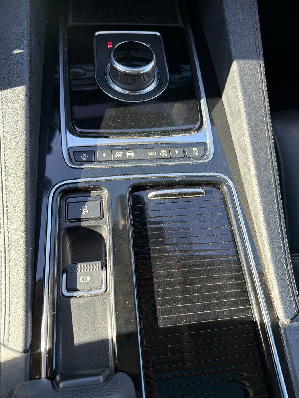 Used 2020 Jaguar F-PACE Prestige image 18