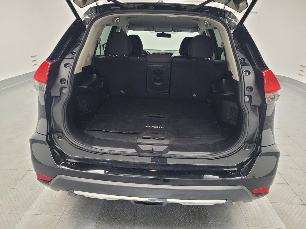 Used 2018 Nissan Rogue SV image 29