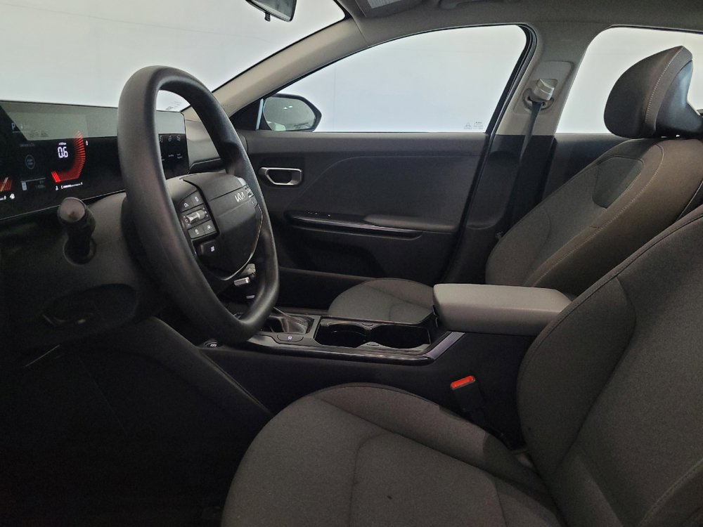 Used 2025 Kia K4 FWD image 17