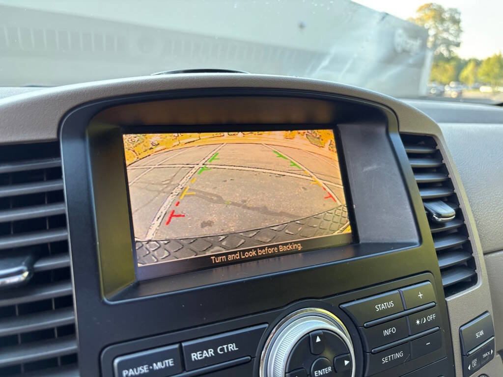 Used 2011 Nissan Pathfinder Silver w/ Protection Pkg image 15