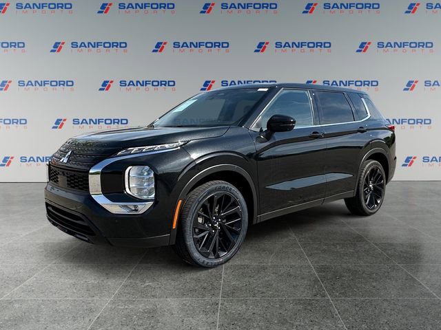 Used 2023 Mitsubishi Outlander SE image 1