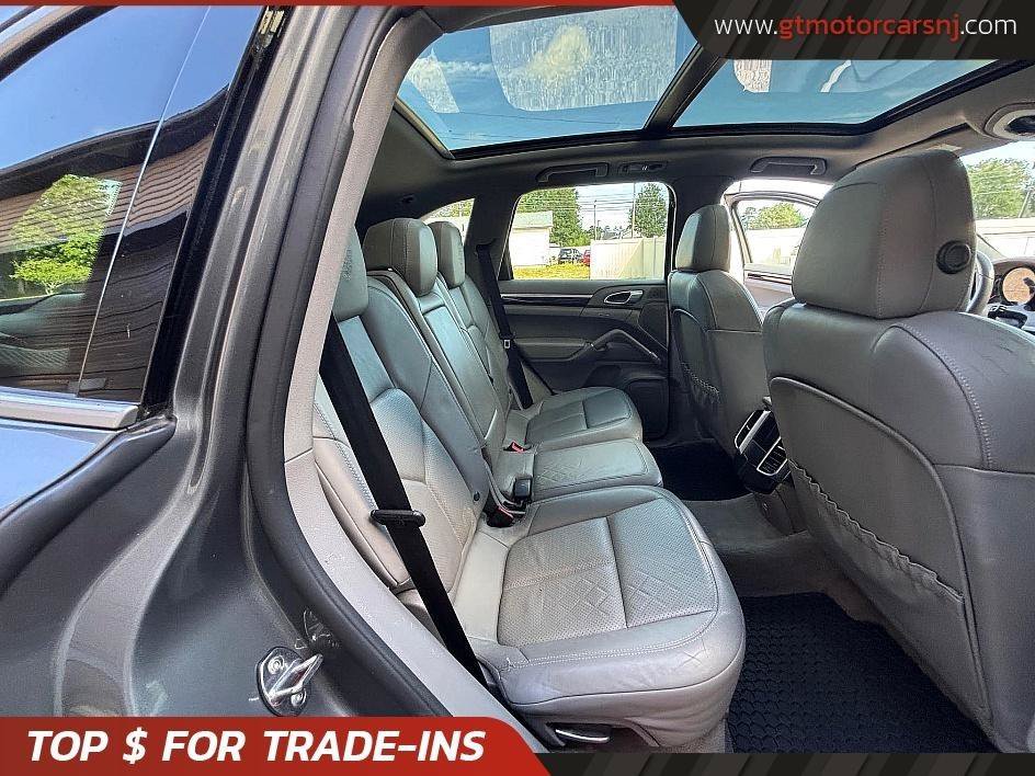 Used 2014 Porsche Cayenne Diesel Platinum Edition AWD/4WD image 16