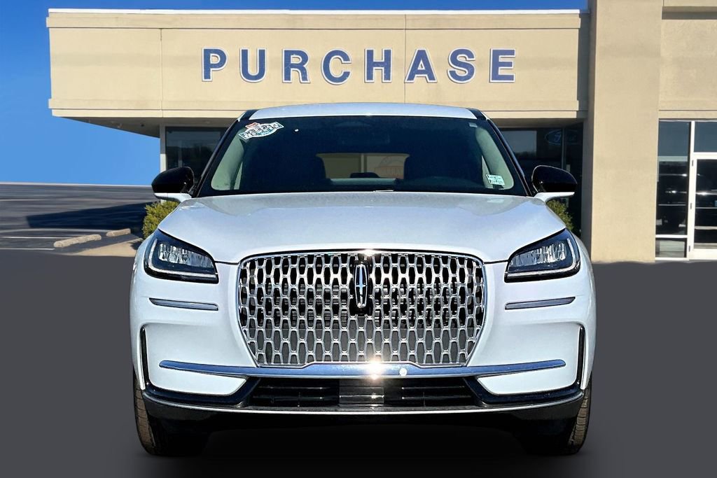 Used 2025 Lincoln Corsair Premiere image 2