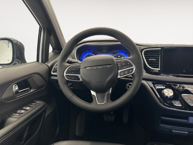 New 2027 Chrysler Pacifica LX FWD image 12