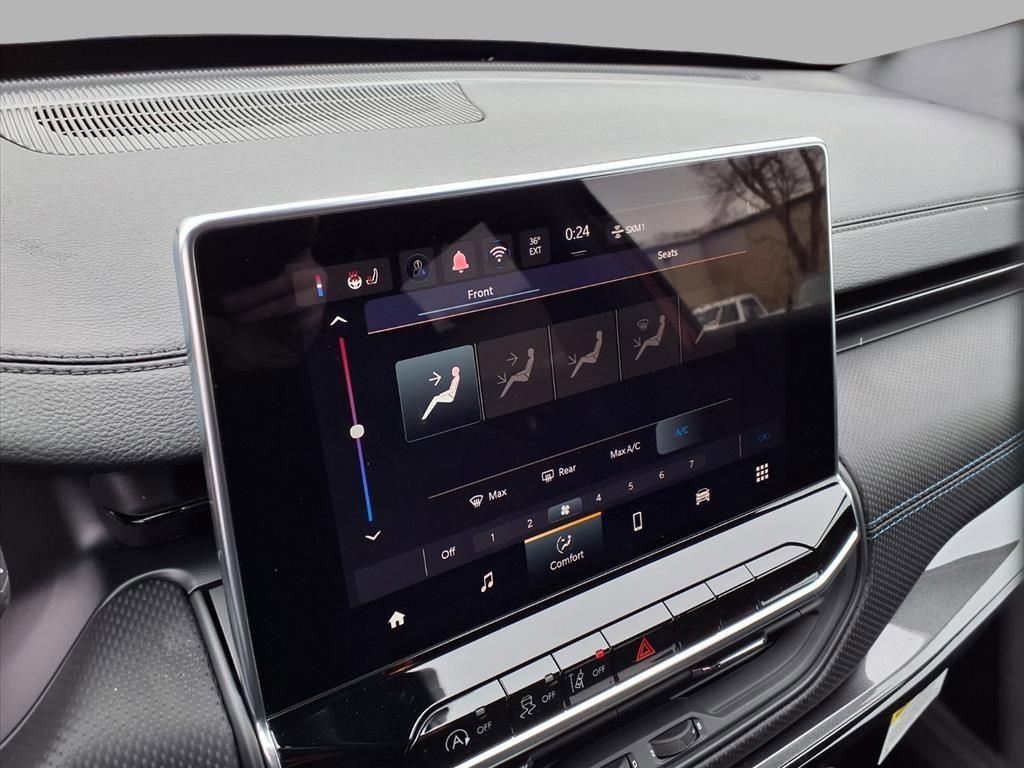 New 2026 Jeep Compass Latitude image 7