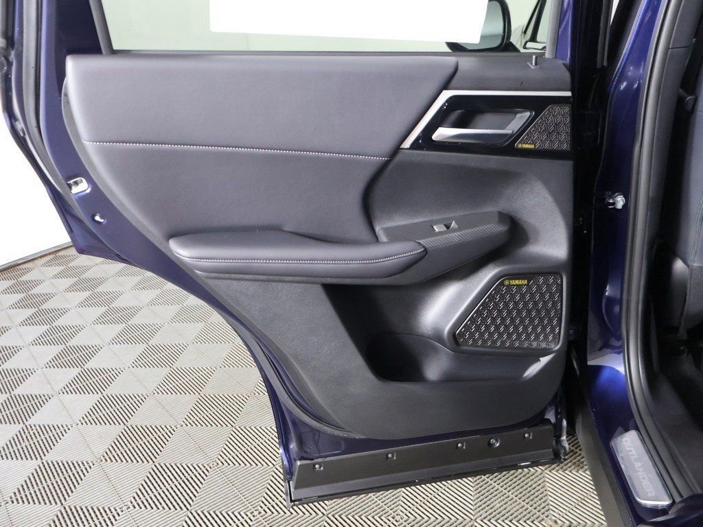 New 2026 Mitsubishi Outlander SE FWD image 29