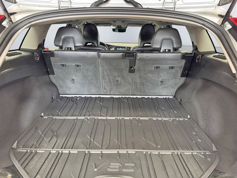 Used 2016 Volvo V60 T5 Premier AWD/4WD image 23