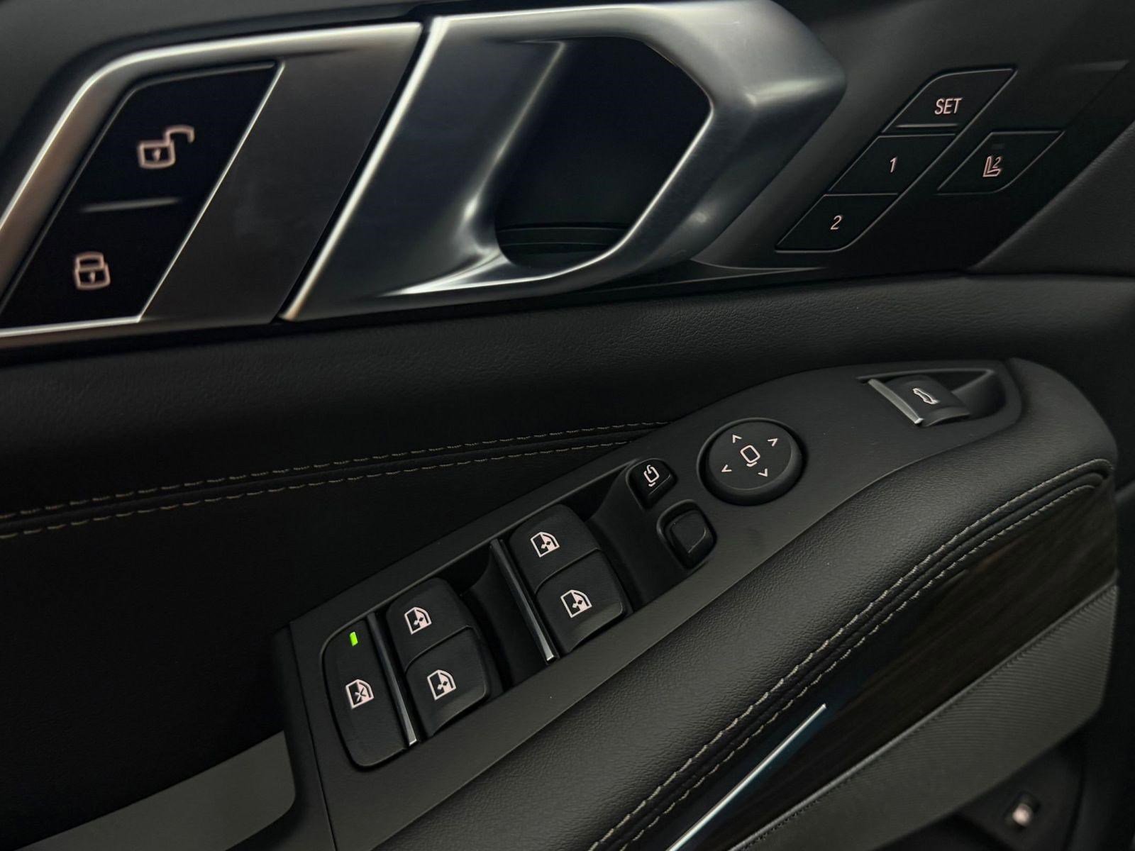 New 2026 BMW X5 xDrive50e image 12