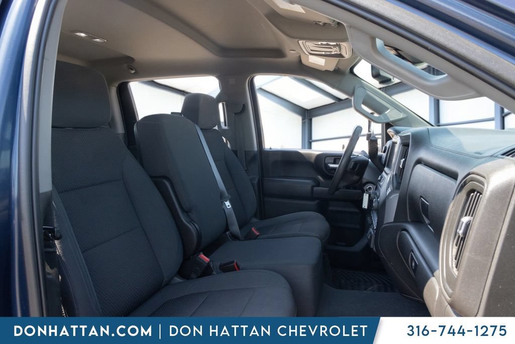 Used 2022 Chevrolet Silverado 2500 Custom w/ Custom Value Package AWD/4WD image 12