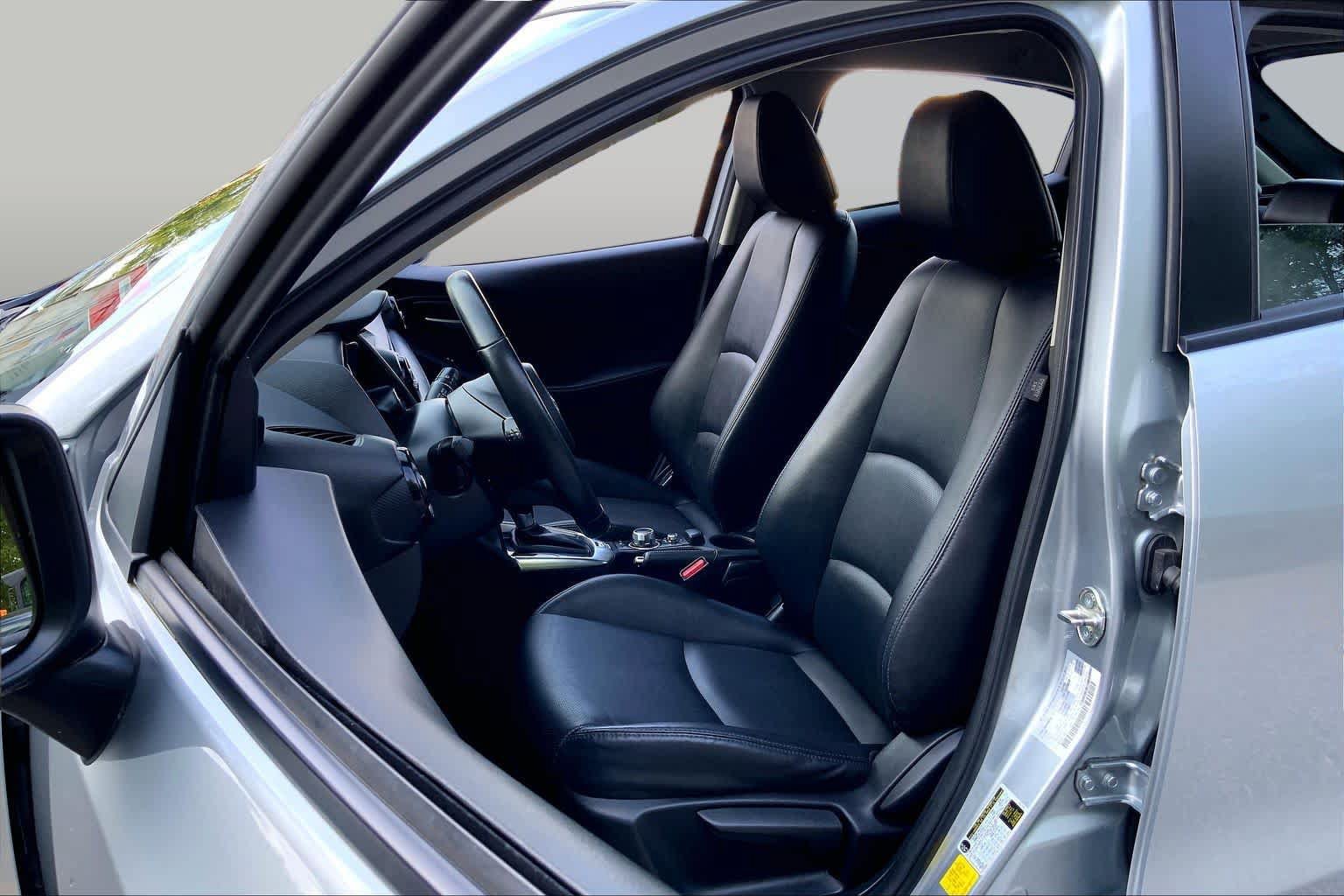 Used 2020 Toyota Yaris XLE FWD image 9