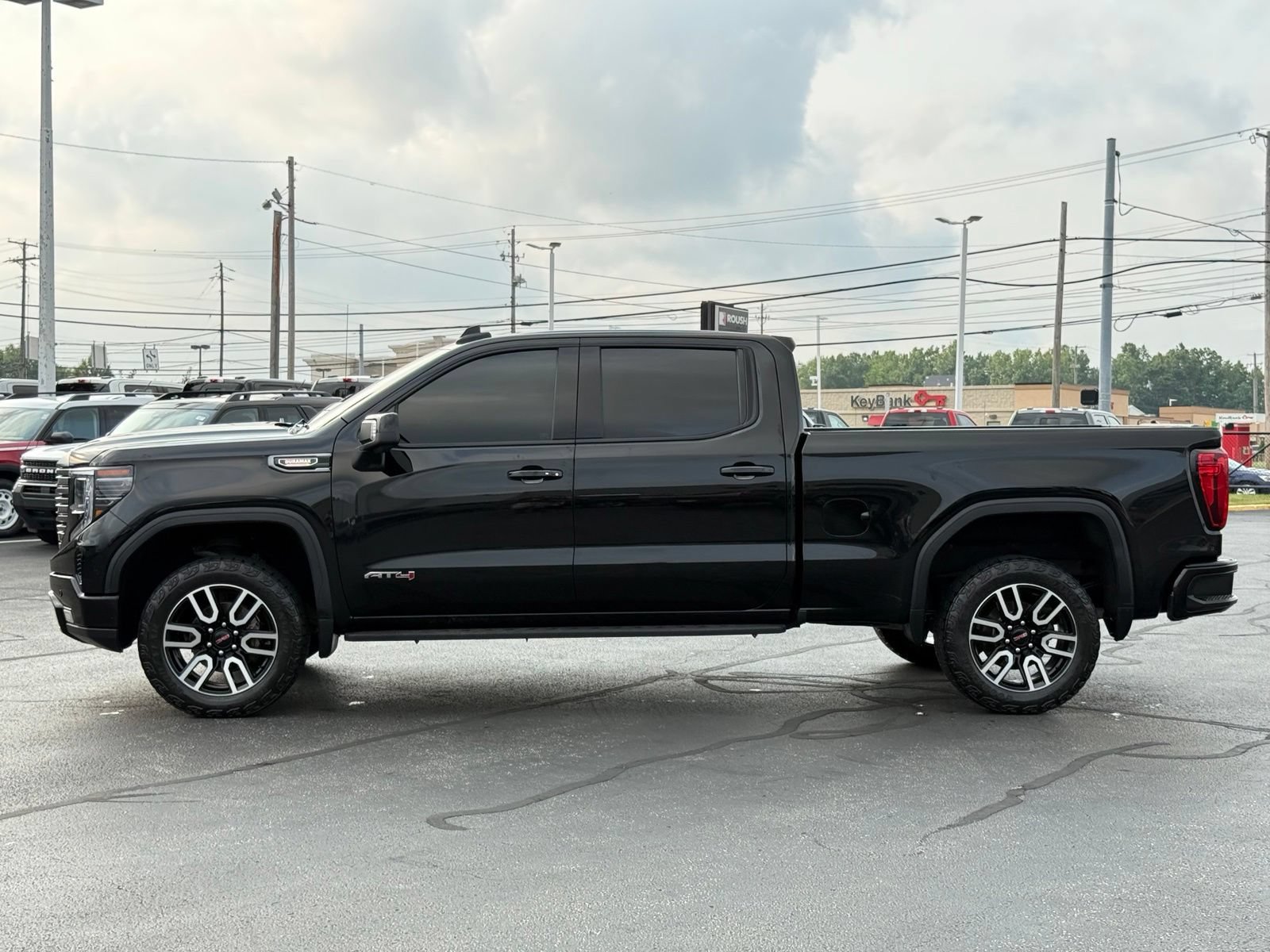 Used 2023 GMC Sierra 1500 AT4 AWD/4WD image 7