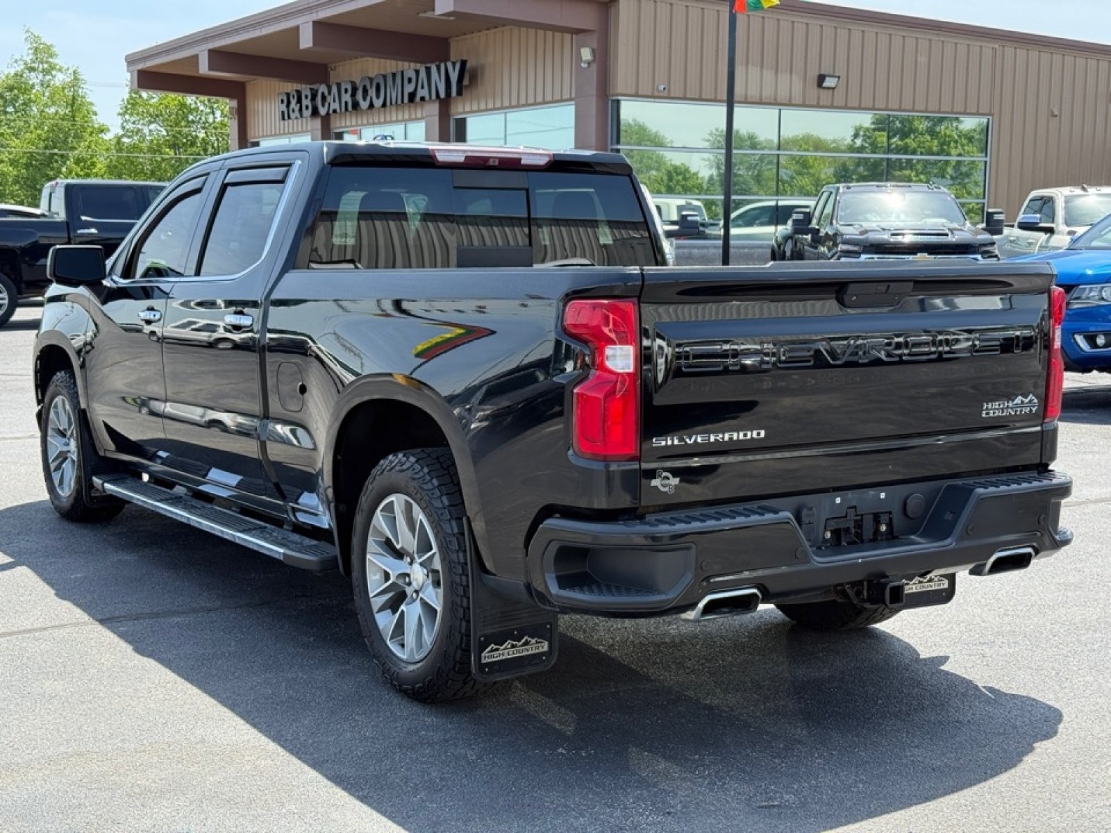 Used 2019 Chevrolet Silverado 1500 High Country w/ Technology Package AWD/4WD image 6