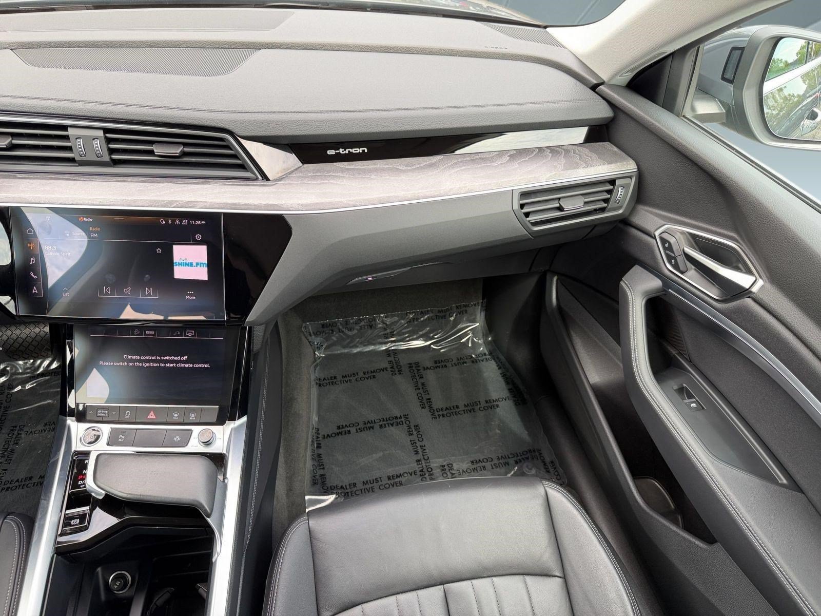 Used 2024 Audi Q8 e-tron Premium AWD/4WD image 30