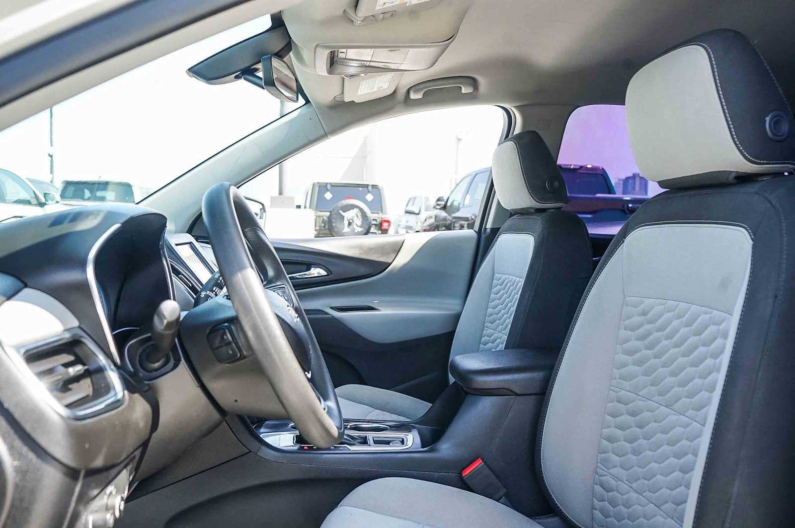 Used 2019 Chevrolet Equinox LS FWD image 16