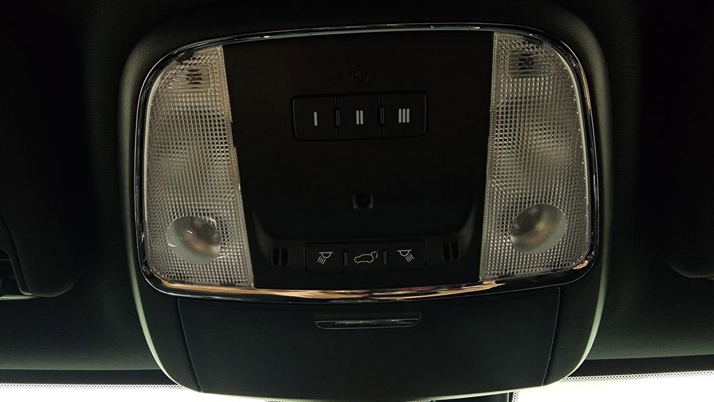 Used 2022 Jeep Grand Cherokee Laredo X image 25