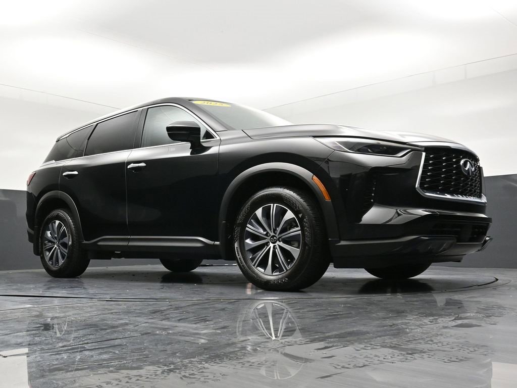 Certified 2025 INFINITI QX60 Pure image 32
