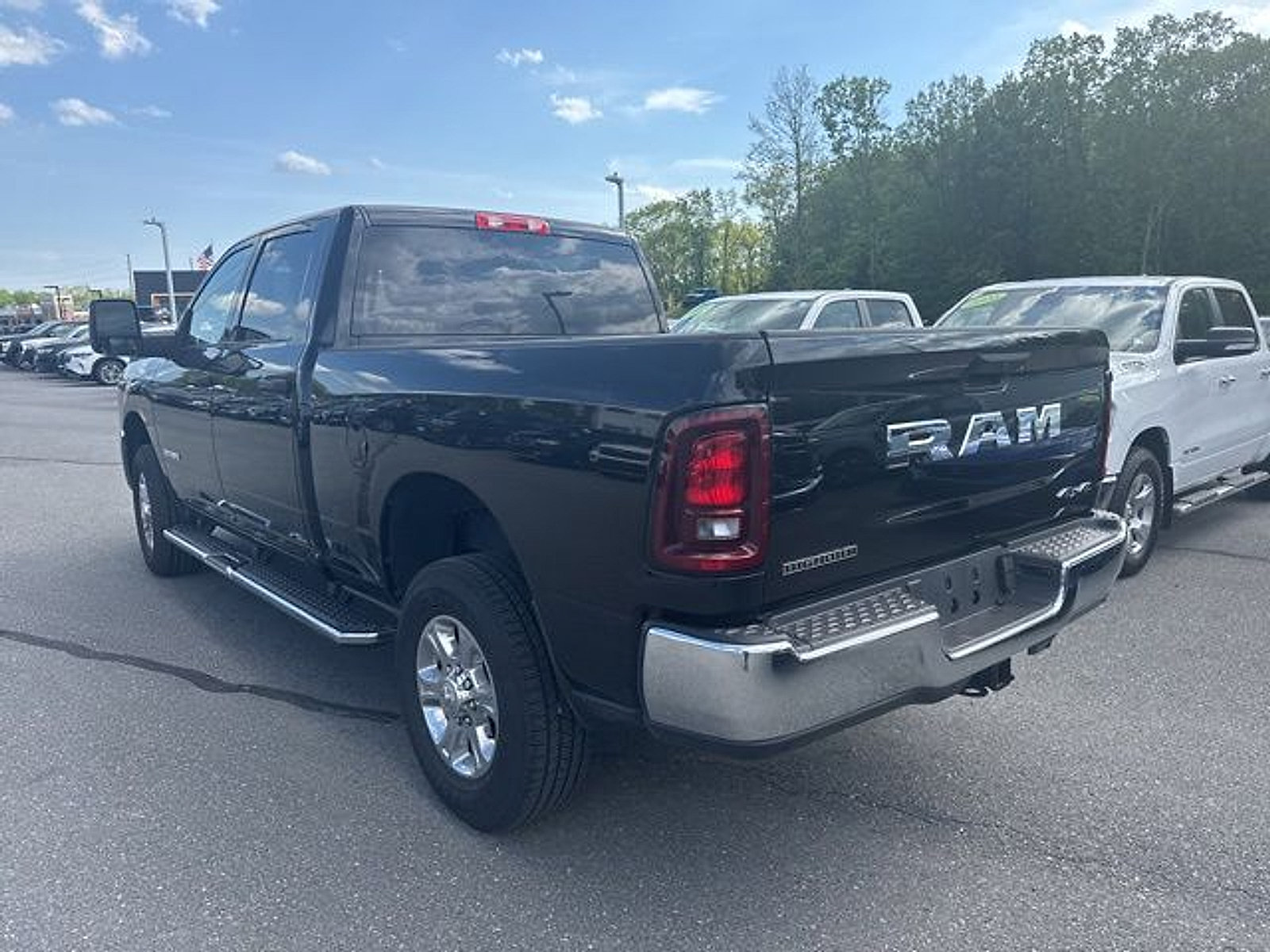 Used 2025 RAM 2500 Big Horn AWD/4WD image 9