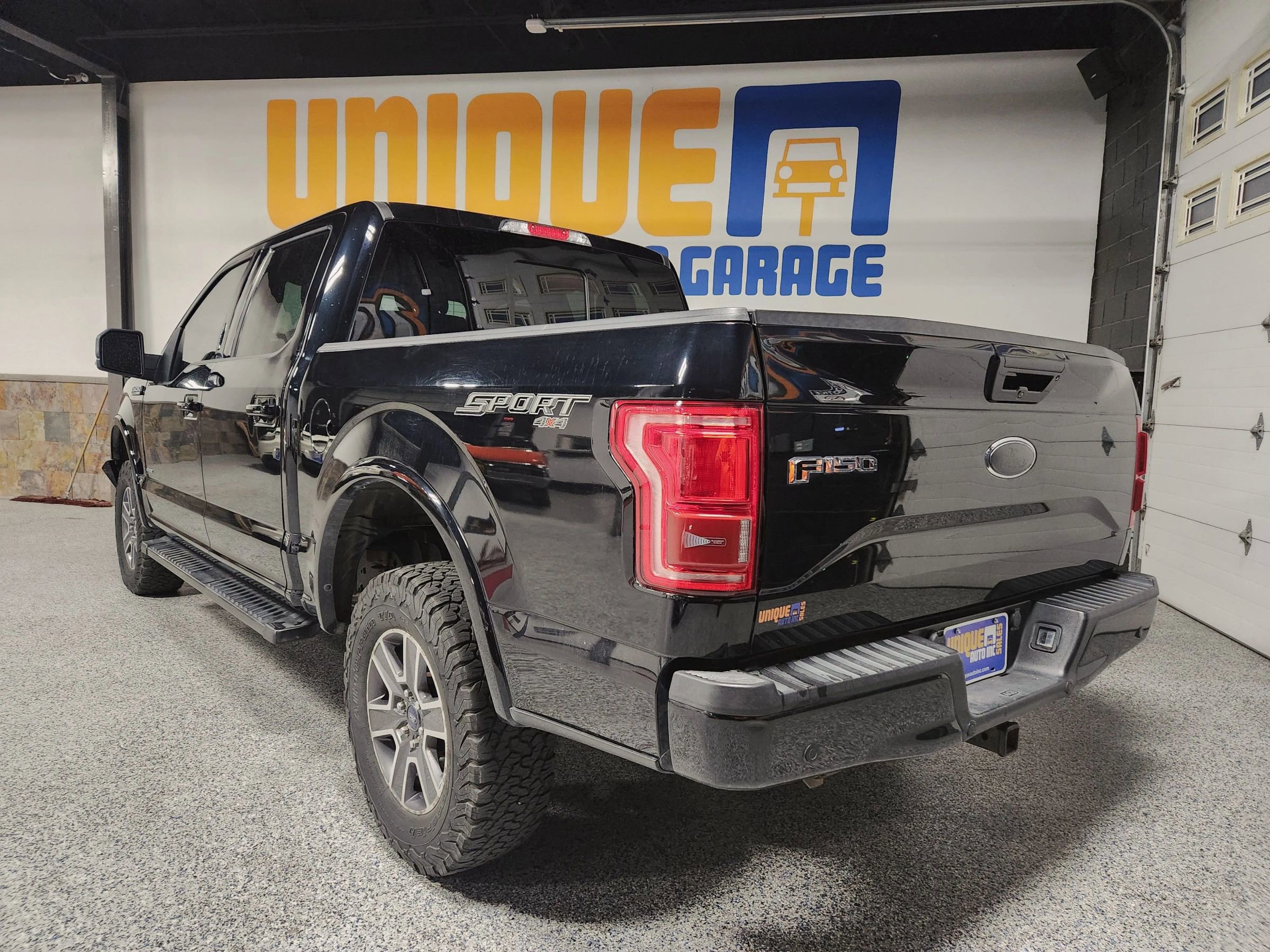 Used 2017 Ford F150 Lariat w/ Equipment Group 502A Luxury image 7