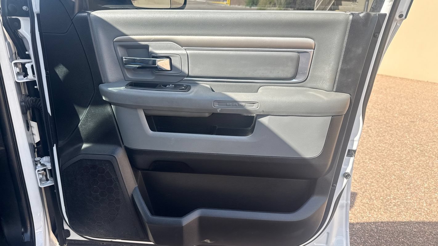 Used 2018 RAM 2500 SLT w/ Luxury Group AWD/4WD image 27