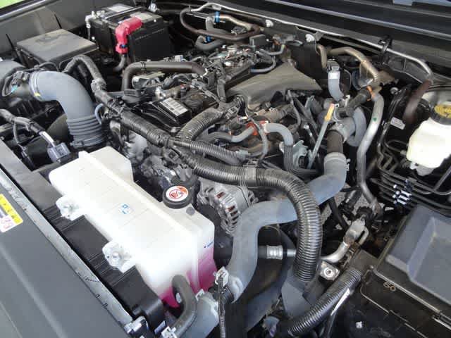 Used 2025 Toyota Tacoma SR5 AWD/4WD image 30