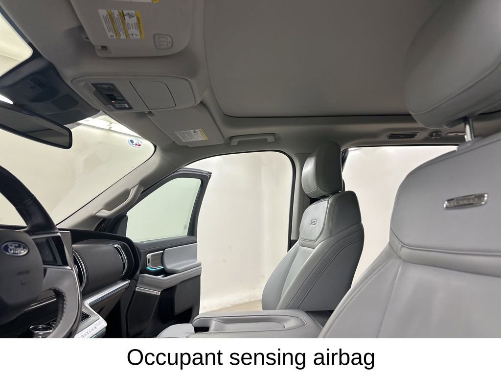 Used 2025 Ford Expedition Platinum image 35