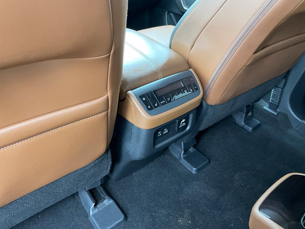 Certified 2024 Nissan Pathfinder Platinum AWD/4WD image 16