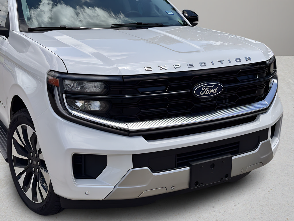 Used 2025 Ford Expedition Max Platinum w/ Driver's Package AWD/4WD image 28