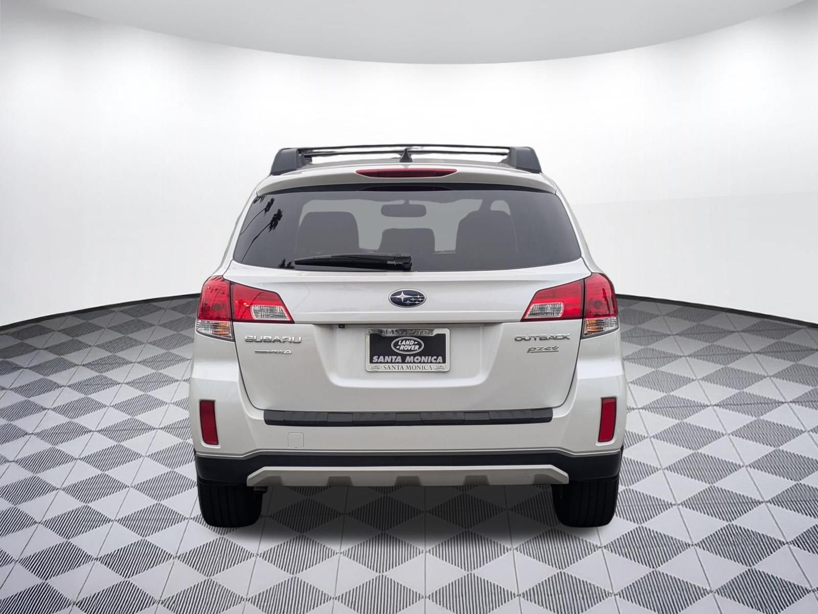 Used 2012 Subaru Outback 2.5i Limited w/ Moonroof Pkg AWD/4WD image 4