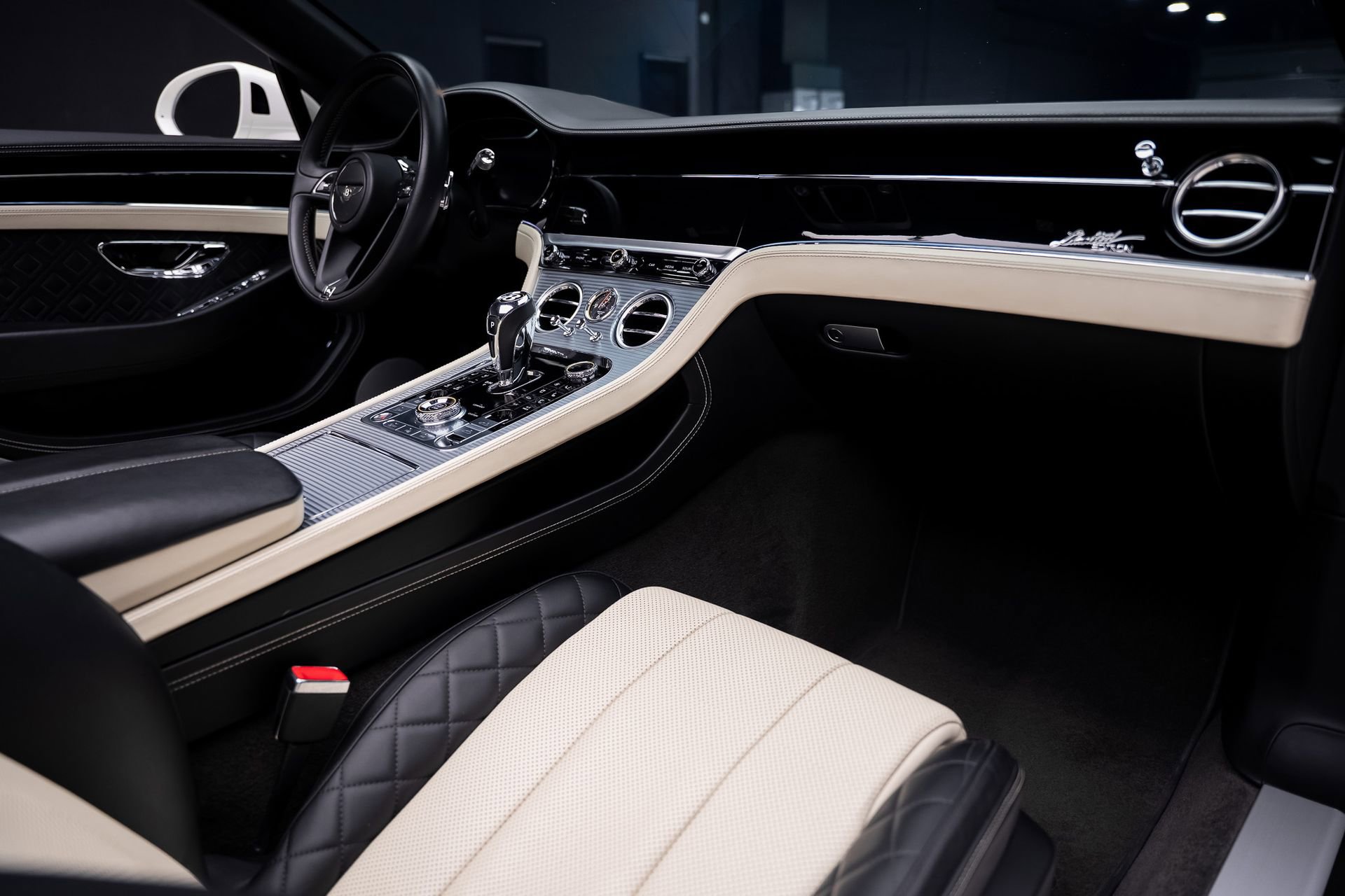 Used 2020 Bentley Continental GT image 59
