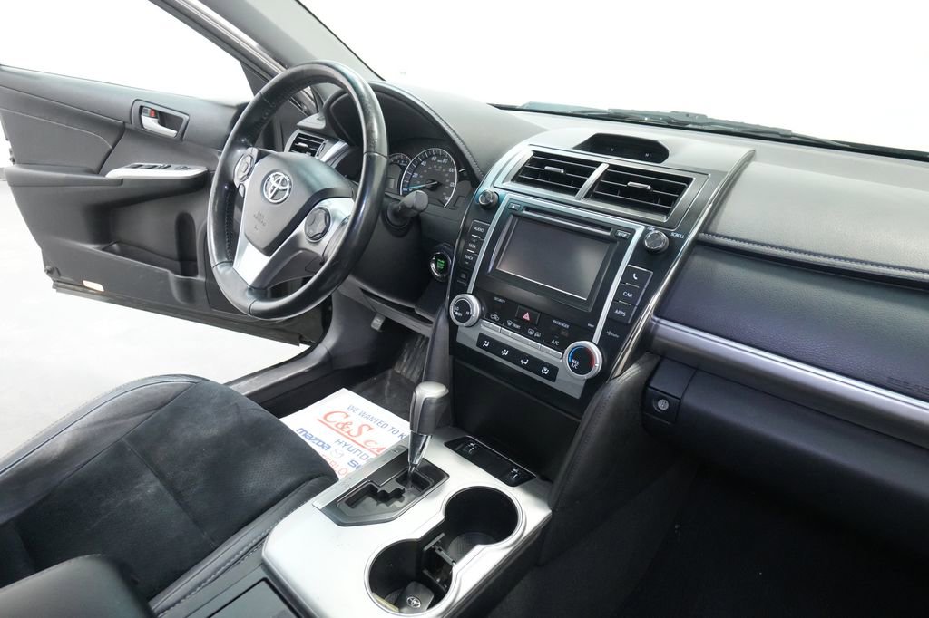 Used 2013 Toyota Camry SE w/ Leather Pkg image 25