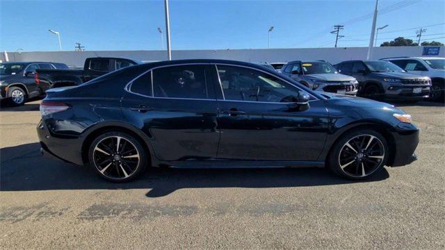 Used 2018 Toyota Camry XSE image 9