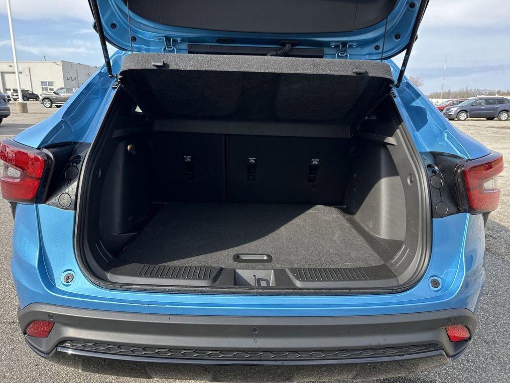 Certified 2025 Chevrolet Trax RS w/ Driver Confidence Package image 20