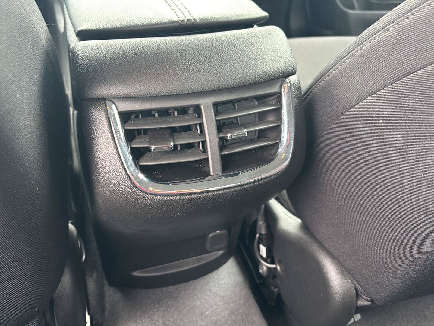 Used 2023 Chevrolet Malibu LT FWD image 14
