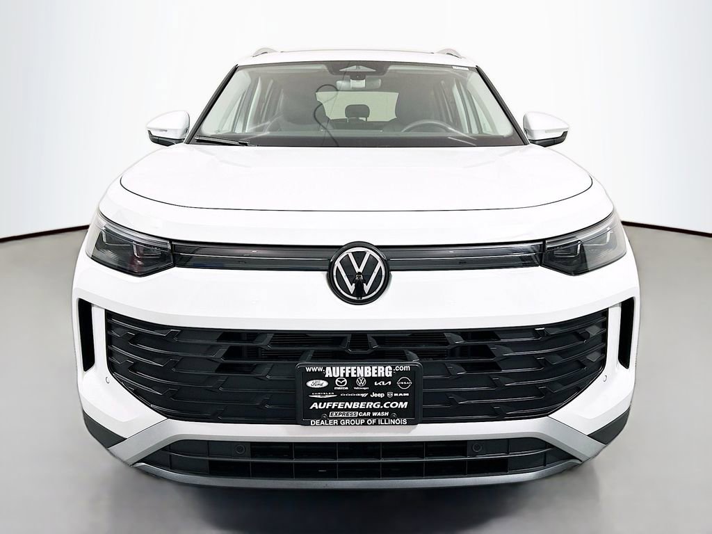 New 2026 Volkswagen Tiguan SE image 2