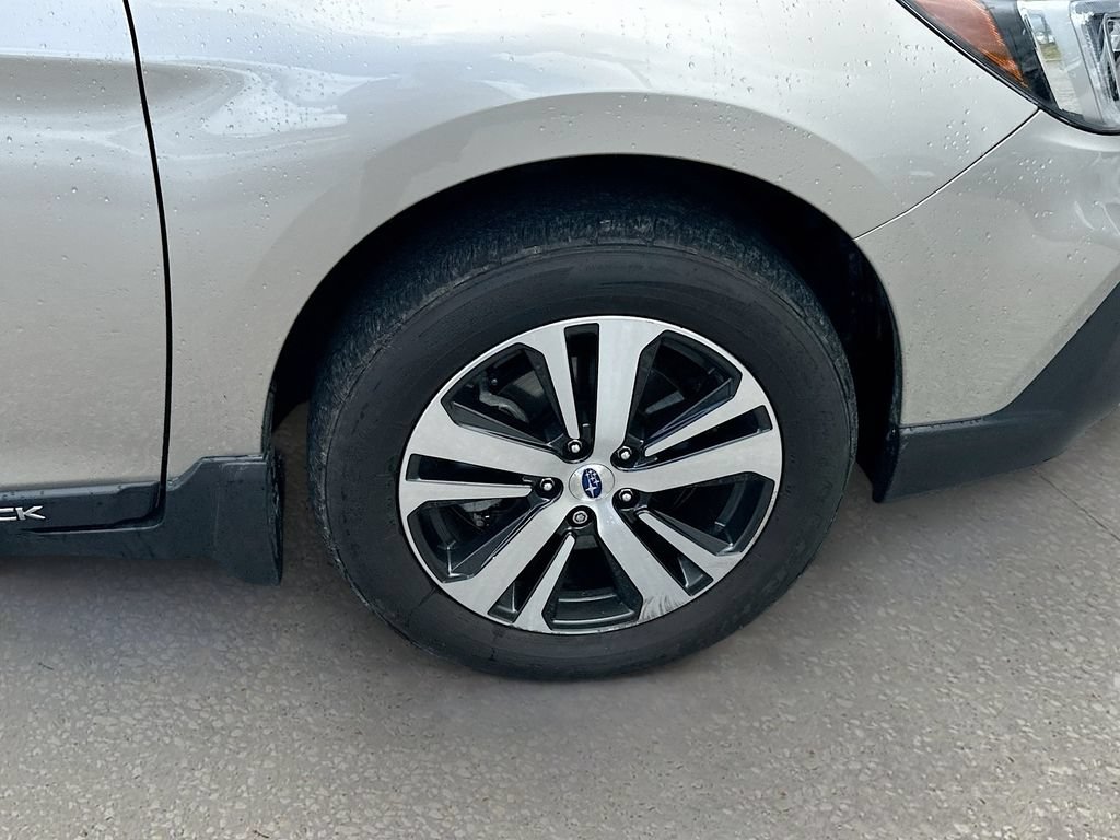 Used 2018 Subaru Outback 3.6R Limited AWD/4WD image 29