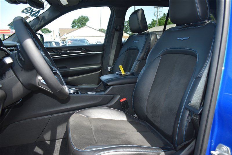 Used 2023 Jeep Grand Cherokee Trailhawk AWD/4WD image 14