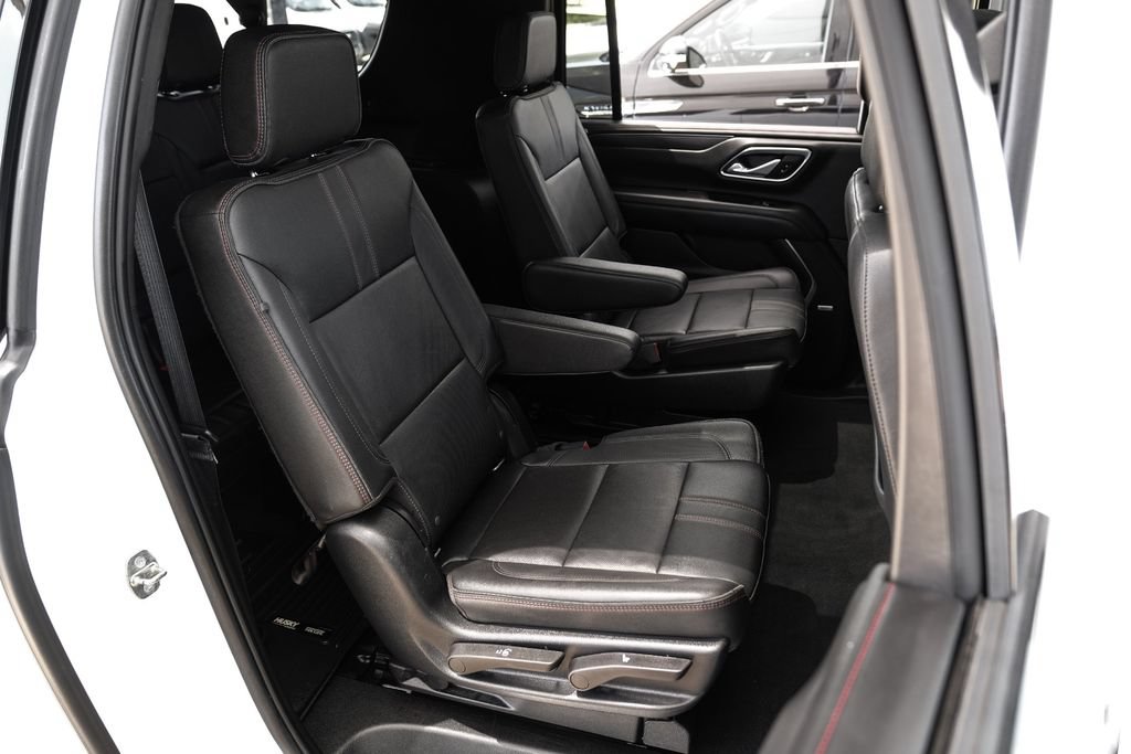 Used 2022 Chevrolet Suburban RST w/ Luxury Package RWD image 37