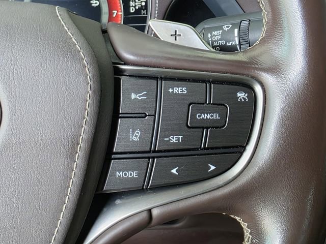 Used 2020 Lexus LS 500 w/ Interior Upgrade Package RWD image 28