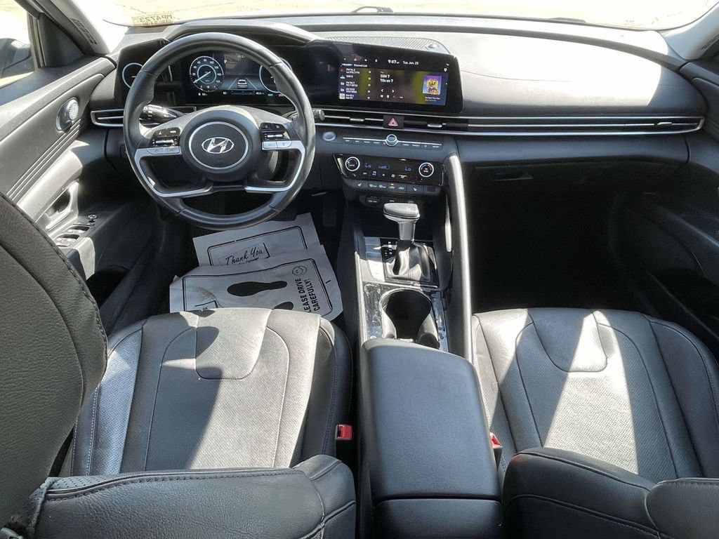 Used 2023 Hyundai Elantra Limited FWD image 11