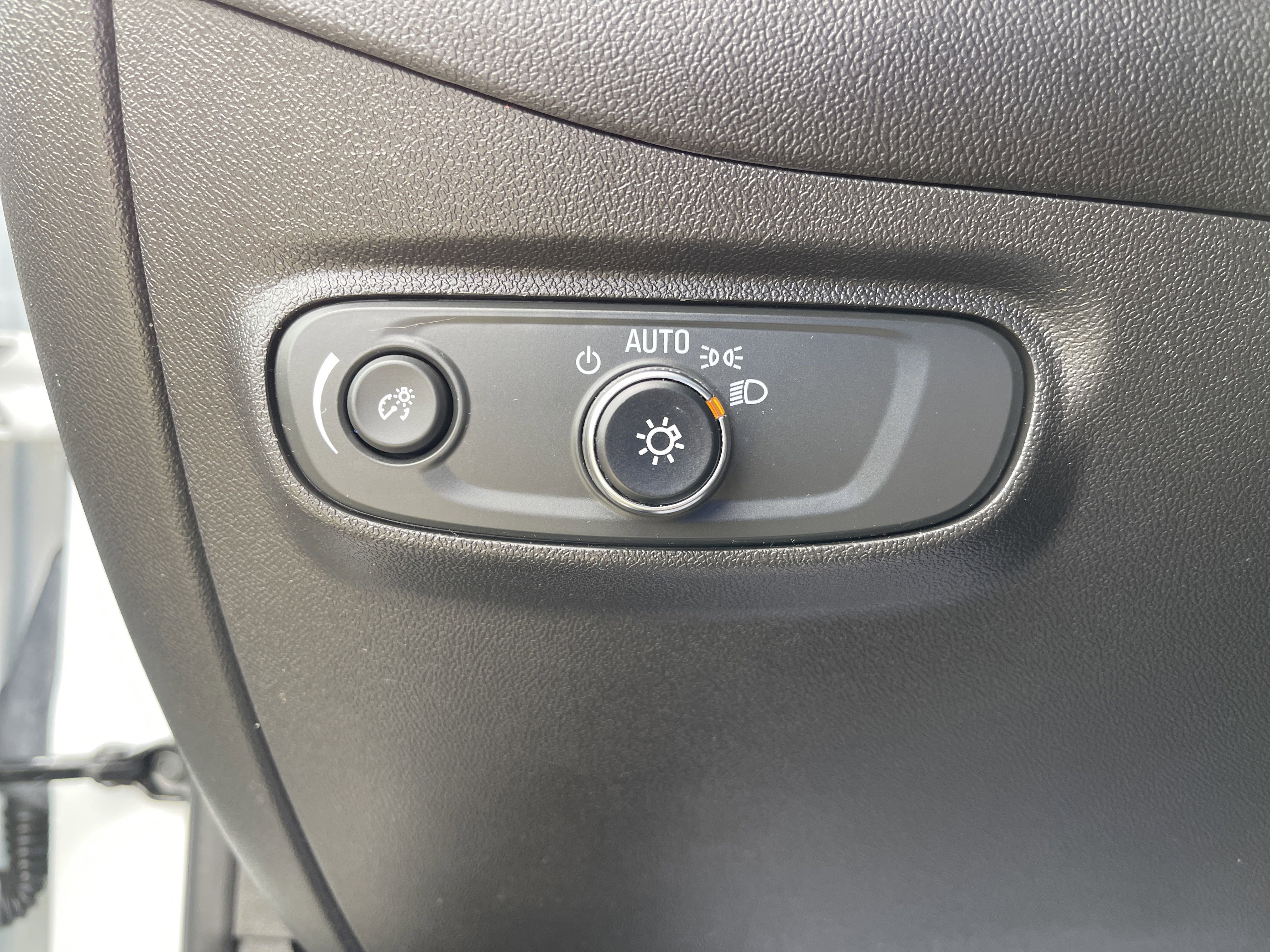 Used 2023 Chevrolet Equinox LT image 19