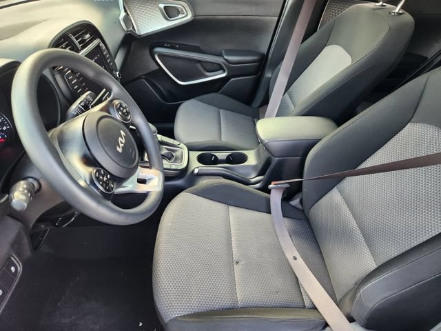 Used 2022 Kia Soul LX FWD image 4