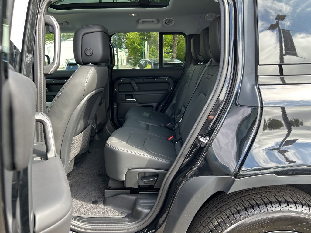 New 2025 Land Rover Defender 130 S image 5